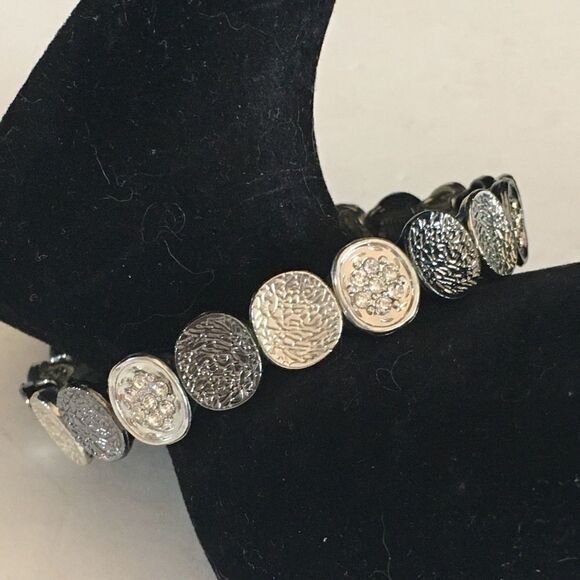 Bundle Sale 3 for $15 | Silver Tone Beaded Stretch Bracelet - Picture 5 of 12